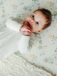 Load image into Gallery viewer, Crib Sheet - Modern Daisy