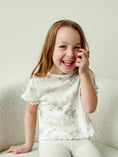 Load image into Gallery viewer, T-shirt - Girls - Flutter Sleeves - Modern Daisy