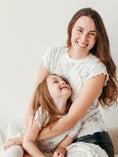 Load image into Gallery viewer, Women's Tee - Modern Daisy
